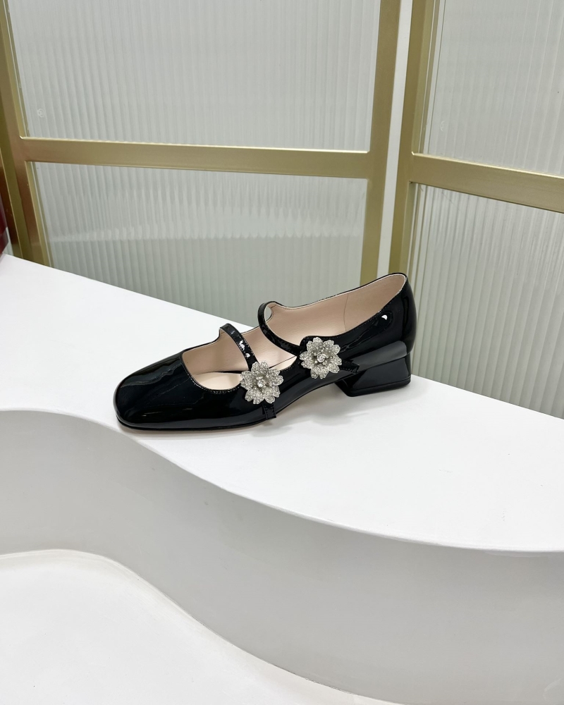 Roger Vivier flat shoes